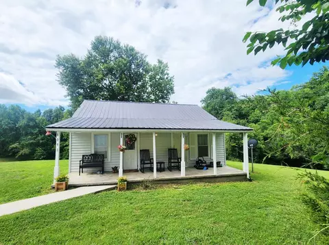 6091 Carrs Chapel Rd, Silver Point, TN 38582