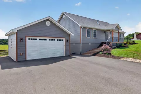 830 Meadowlark, Byrdstown, TN 38549