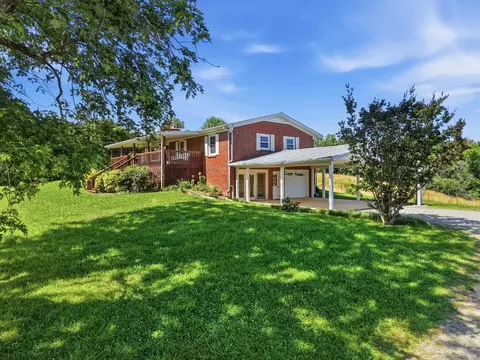 600 Pates Ford Rd, Walling, TN 38587