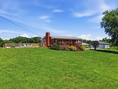 Exterior - 600 Pates Ford Rd, Walling, TN 38587 photo 12 of 14