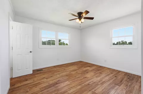 Bedroom - 600 Pates Ford Rd, Walling, TN 38587 photo 5 of 7