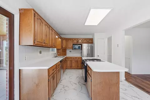 Kitchen - 600 Pates Ford Rd, Walling, TN 38587 photo 2 of 4