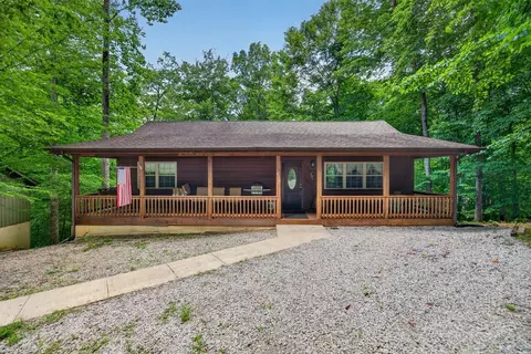 510 Tuscarora Cir, Byrdstown, TN 38549