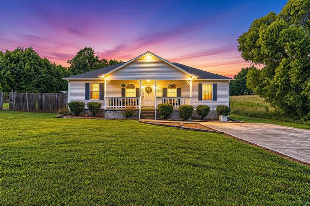 463 Hennessee Ave, Morrison, TN 37357