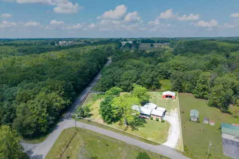 111 Guffey Ln, Jamestown, TN 38556