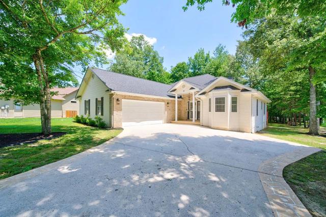 35 Leaf Cir, Crossville, TN 38558