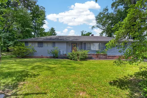 120 Pineview Dr, Albany, KY 42602