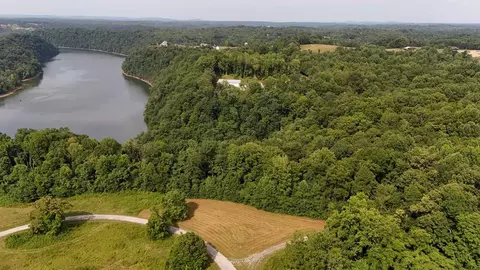14 Arrowhead Cir, Albany, KY 42602