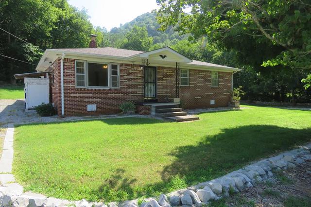 1757 Wet Mill Creek Rd, Celina, TN 38551