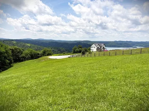 24 Bluegill Ln # B, Hilham, TN 38568