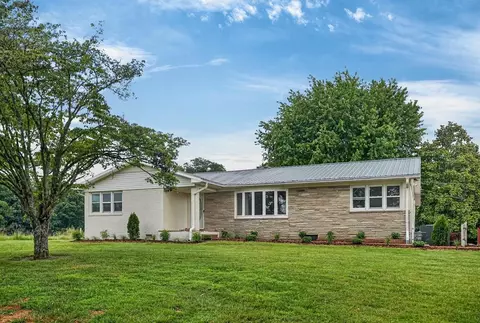 1260 Coconut Ridge Rd, Smithville, TN 37166