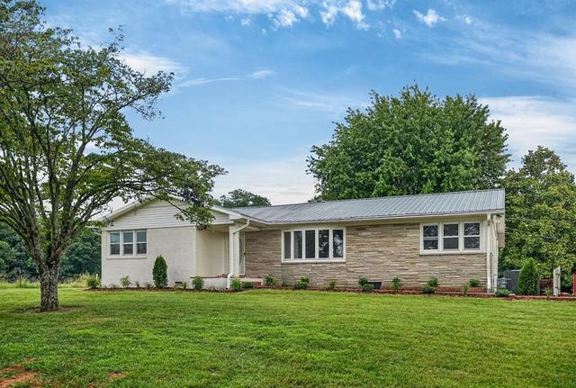 1260 Coconut Ridge Rd, Smithville, TN 37166