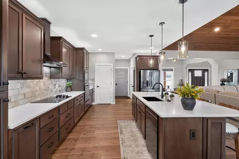 Kitchen - 173 Bald Eagle, Hilham, TN 38568 photo 3 of 4