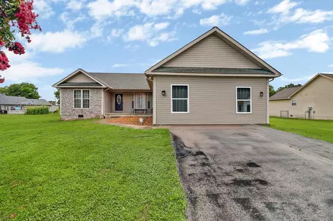 67 Lakyn Dr, Crossville, TN 38571