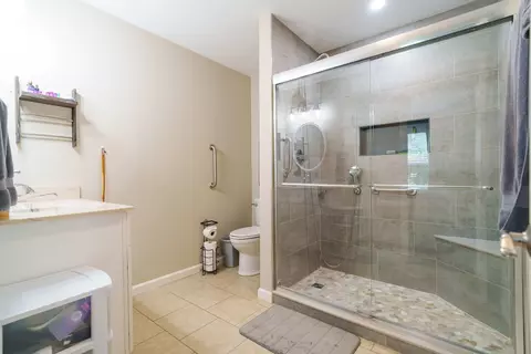 Bath - 153 Chestnut St, Baxter, TN 38544 photo 1 of 5