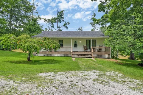 2840 Blaylock Rd, Crossville, TN 38572