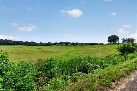620 Roberts Cemetery Rd, Walling, TN 38587 photo 3
