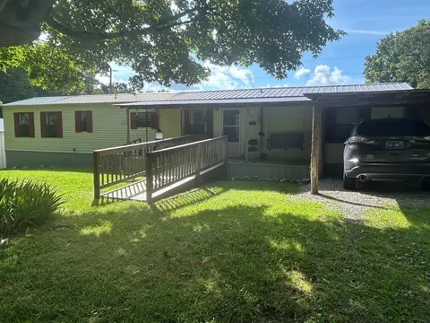 397 NE Star Point Rd, Celina, TN 38551