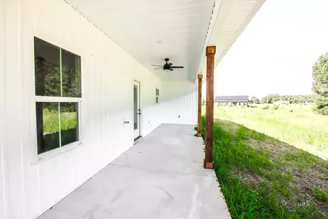 Exterior - 1843 Three Island Rd, Walling, TN 38587 photo 6 of 7