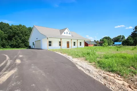 Exterior - 1843 Three Island Rd, Walling, TN 38587 photo 2 of 7