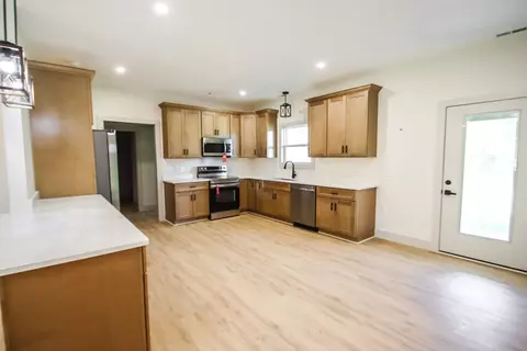 Kitchen - 1843 Three Island Rd, Walling, TN 38587 photo 1 of 2