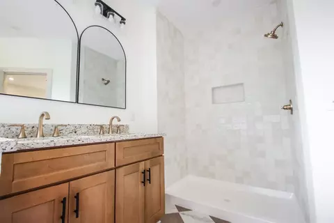 Bath - 1843 Three Island Rd, Walling, TN 38587 photo 2 of 3
