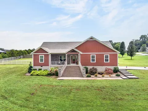 1700 Eagle Landing Dr, Cookeville, TN 38506