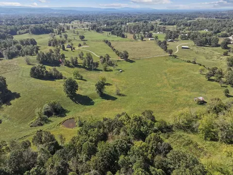 515 Jericho Rd, Quebeck, TN 38579 photo 19