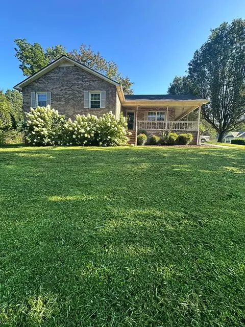 2622 Lake Pointe Dr, Cookeville, TN 38506