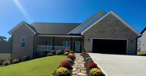 679 Blue Water Dr, Cookeville, TN 38506