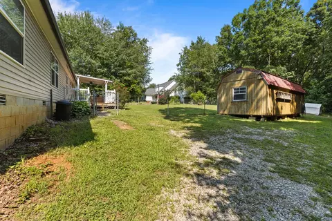 Exterior - 6321 Nash Rd, Baxter, TN 38544 photo 6 of 14