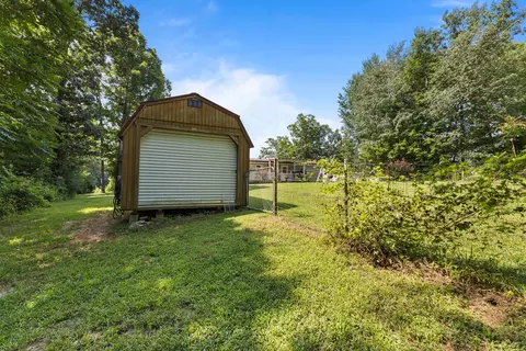 Exterior - 6321 Nash Rd, Baxter, TN 38544 photo 12 of 14