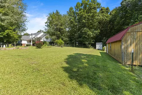 Exterior - 6321 Nash Rd, Baxter, TN 38544 photo 8 of 14