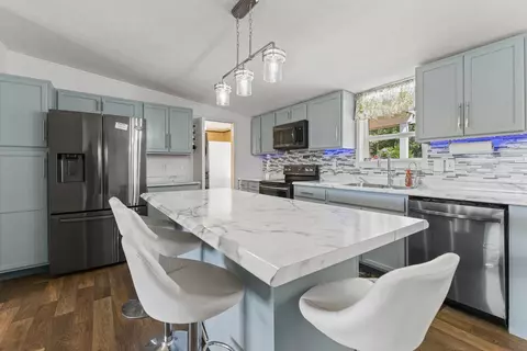 Kitchen - 6321 Nash Rd, Baxter, TN 38544 photo 2 of 5