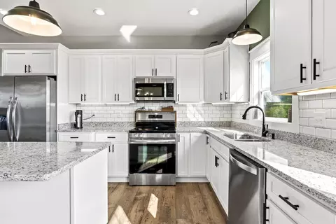 Kitchen - 4763 Window Cliff Rd, Baxter, TN 38544 photo 3 of 3
