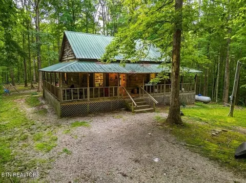 301 Joe Barnett Rd, Jamestown, TN 38556
