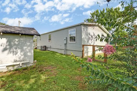Exterior - 1197 Campground Rd, Clarkrange, TN 38553 photo 2 of 8