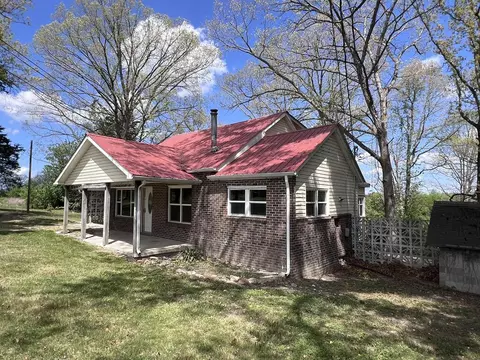 Exterior - 1089 Bicknell Rd, Clarkrange, TN 38553 photo 3 of 13