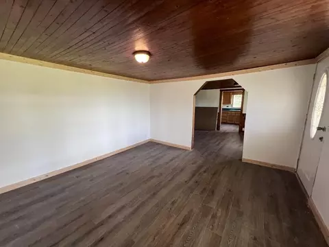 Living - 1089 Bicknell Rd, Clarkrange, TN 38553 photo 2 of 6