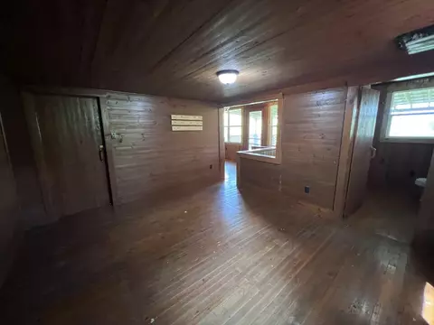 Living - 1089 Bicknell Rd, Clarkrange, TN 38553 photo 6 of 6