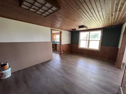 Living - 1089 Bicknell Rd, Clarkrange, TN 38553 photo 5 of 6