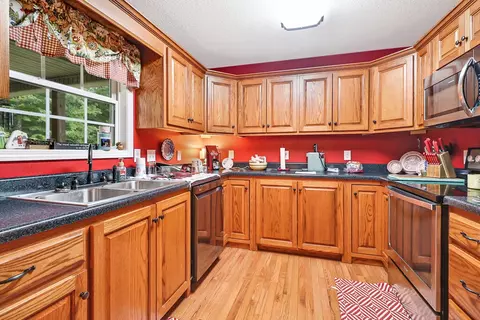 Kitchen - 552 Robs Rd, Grimsley, TN 38565 photo 1 of 2