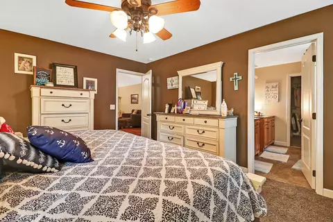 Bedroom - 552 Robs Rd, Grimsley, TN 38565 photo 2 of 7