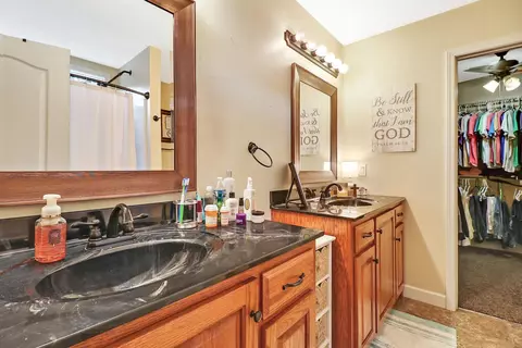 Bath - 552 Robs Rd, Grimsley, TN 38565 photo 1 of 3