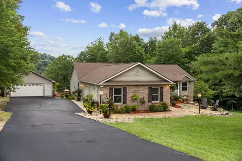 1014 Sunset Ridge Dr, Crossville, TN 38571