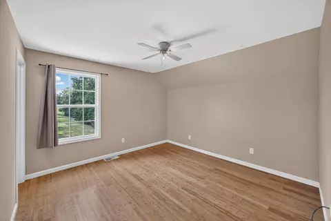 Bedroom - 6973 Ashburn Rd, Baxter, TN 38544 photo 2 of 3