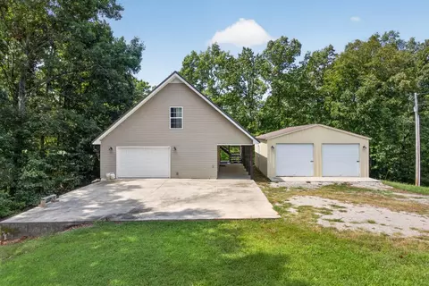 Exterior - 6973 Ashburn Rd, Baxter, TN 38544 photo 3 of 11