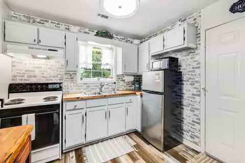 Kitchen - 380 Webbs Camp Rd, Walling, TN 38587 photo 10 of 11