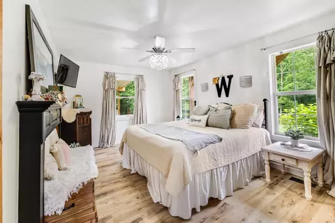 Bedroom - 380 Webbs Camp Rd, Walling, TN 38587 photo 1 of 9