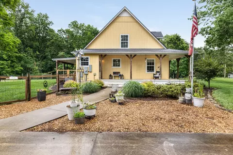 Exterior - 380 Webbs Camp Rd, Walling, TN 38587 photo 8 of 31
